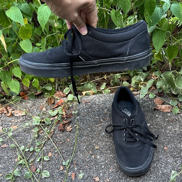 Vans Men's Classic Black Sneakers - Picture 11 of 16